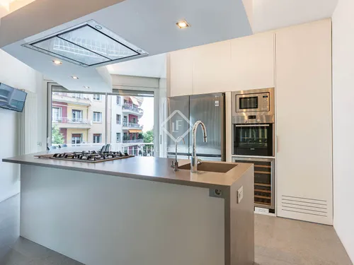 4 Bedrooms Apartment in Plaza Adria