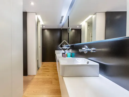 4 Bedrooms Apartment in Plaza Adria