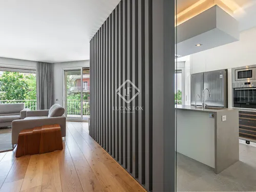 4 Bedrooms Apartment in Plaza Adria
