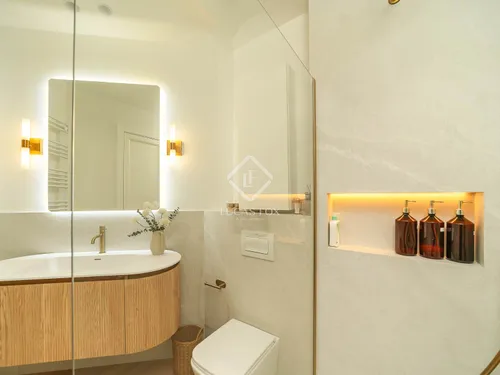 3 Bedrooms Apartment in Girona