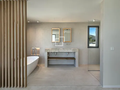 4 Bedrooms House / Villa in ARBOCERA