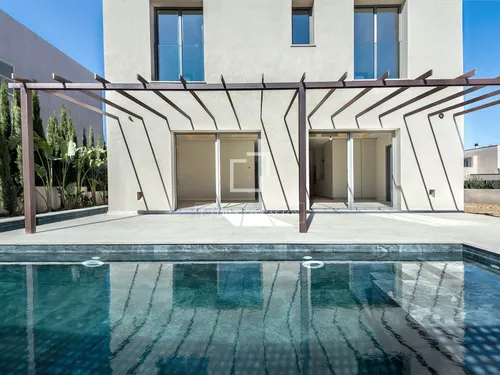 4 Bedrooms House / Villa in ARBOCERA