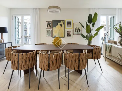 2 Bedrooms Apartment in Rambla Catalunya
