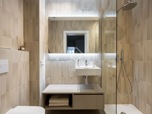 2 Bedrooms Apartment in Rambla Catalunya