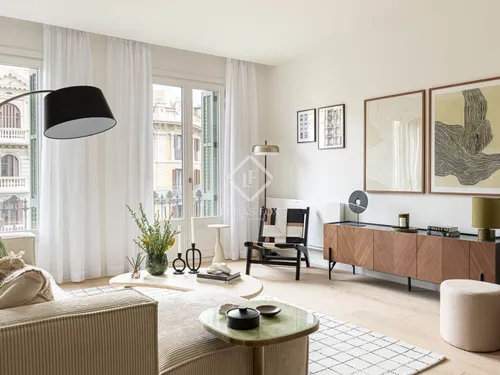 2 Bedrooms Apartment in Rambla Catalunya