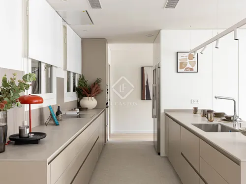 2 Bedrooms Apartment in Rambla Catalunya