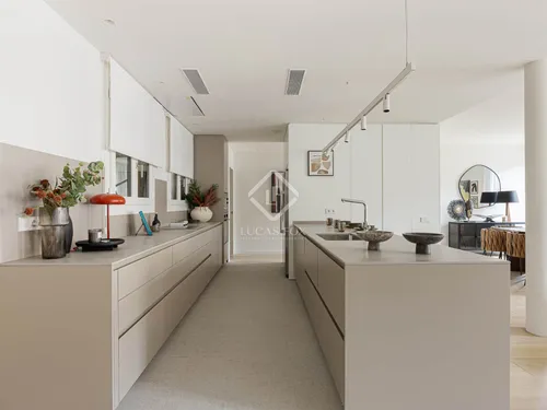 2 Bedrooms Apartment in Rambla Catalunya