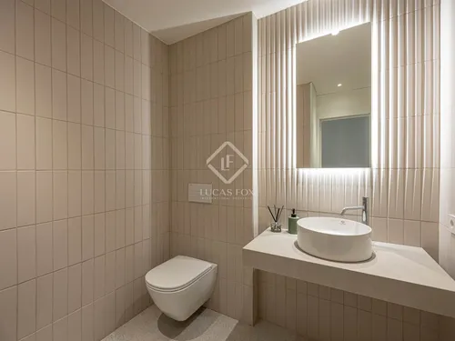 2 Bedrooms Apartment in Rambla Catalunya