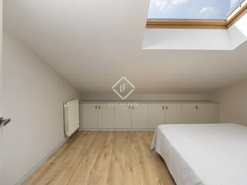 6 Bedrooms Apartment in C/ Santalo