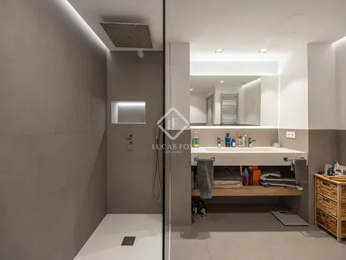 6 Bedrooms Apartment in C/ Santalo