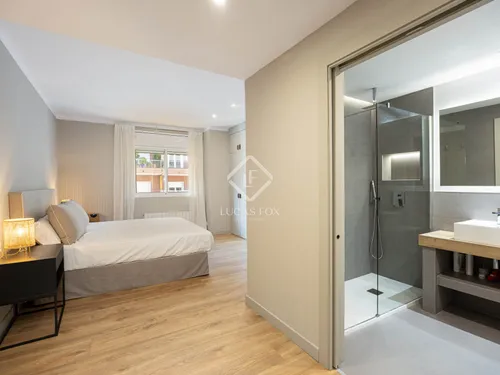 6 Bedrooms Apartment in C/ Santalo