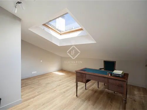 6 Bedrooms Apartment in C/ Santalo
