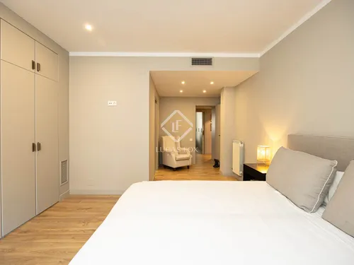 6 Bedrooms Apartment in C/ Santalo