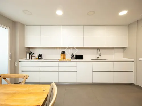 6 Bedrooms Apartment in C/ Santalo