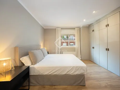 6 Bedrooms Apartment in C/ Santalo