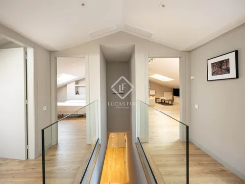 6 Bedrooms Apartment in C/ Santalo