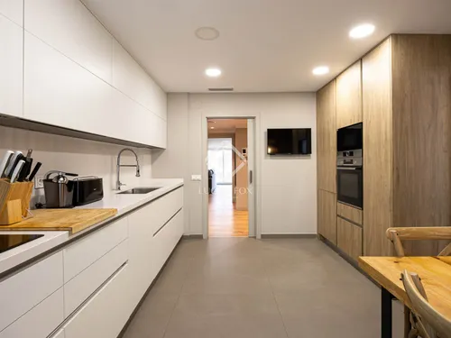 6 Bedrooms Apartment in C/ Santalo