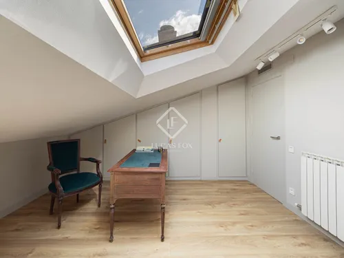 6 Bedrooms Apartment in C/ Santalo