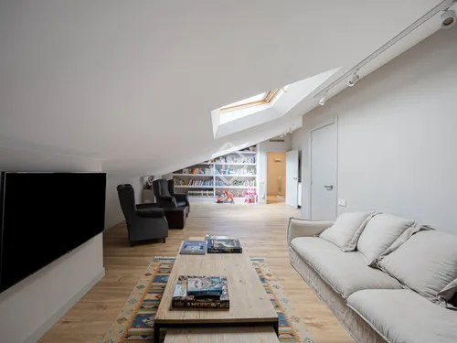 6 Bedrooms Apartment in C/ Santalo