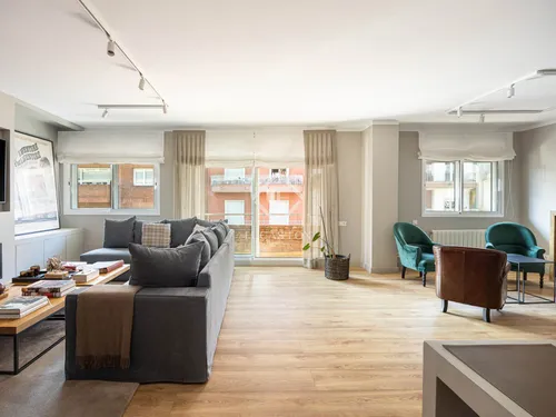 6 Bedrooms Apartment in C/ Santalo