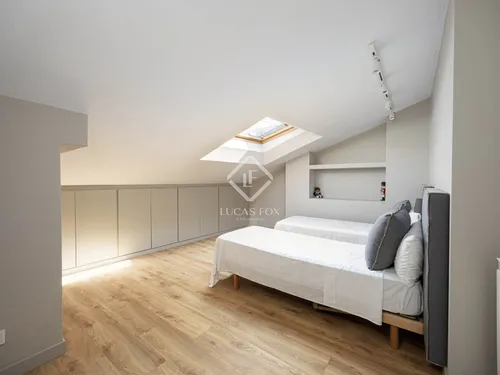 6 Bedrooms Apartment in C/ Santalo