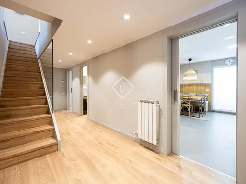 6 Bedrooms Apartment in C/ Santalo