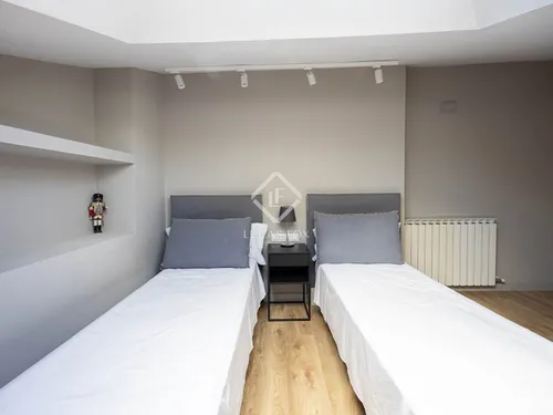 6 Bedrooms Apartment in C/ Santalo
