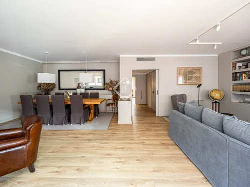 6 Bedrooms Apartment in C/ Santalo