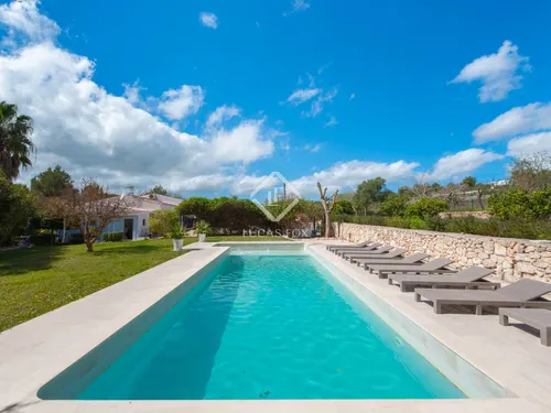 Charming finca-villa with 4 bedrooms, pool, tropical garden, and private well in San Rafael, Ibiza