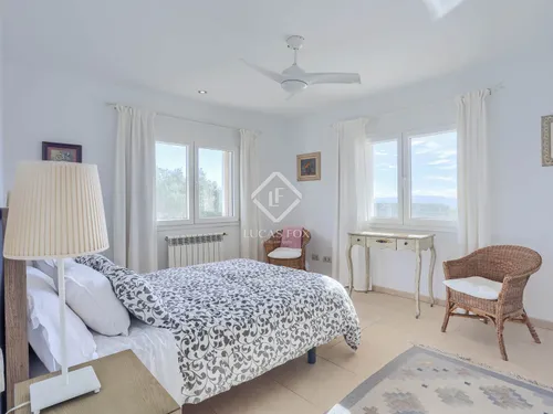 3 Bedrooms House / Villa in ARTIJOL