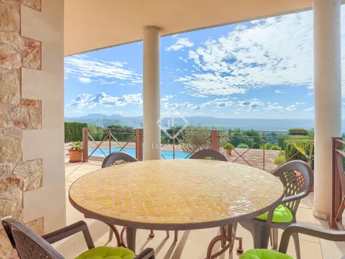 3 Bedrooms House / Villa in ARTIJOL