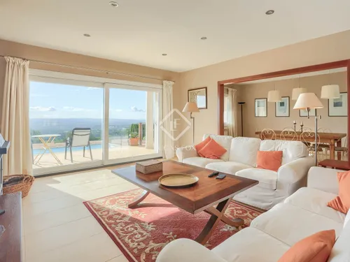 3 Bedrooms House / Villa in ARTIJOL