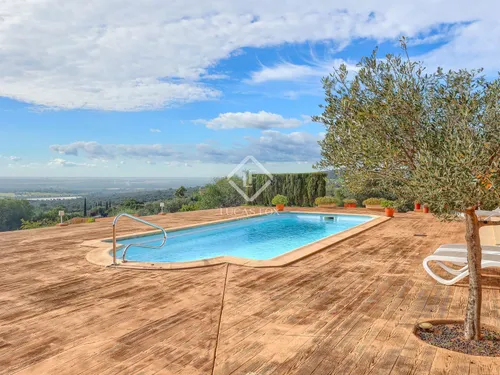 3 Bedrooms House / Villa in ARTIJOL