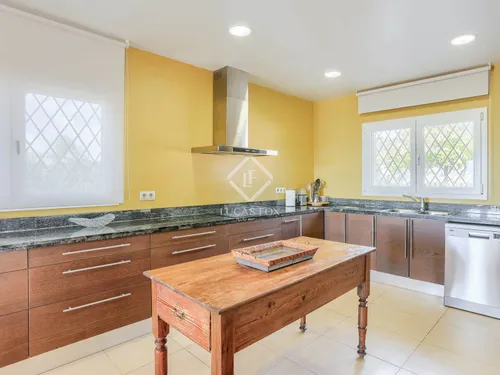 3 Bedrooms House / Villa in ARTIJOL