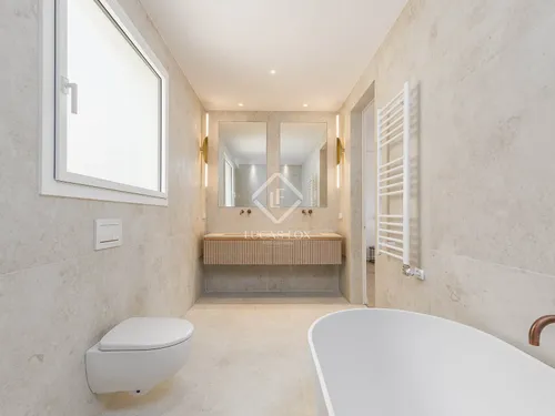 3 Bedrooms Apartment in Diputació