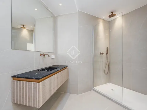 3 Bedrooms Apartment in Diputació