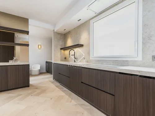 3 Bedrooms Apartment in Diputació