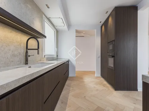 3 Bedrooms Apartment in Diputació