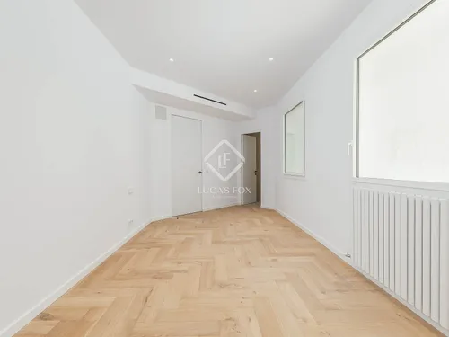 3 Bedrooms Apartment in Diputació