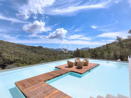 7 Bedrooms House / Villa in CAN PORCHU DE DALT Polígono 19 Parcela 360