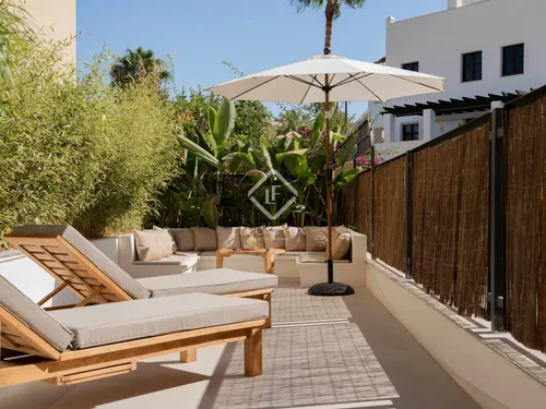 4 Bedrooms House / Villa in Azalea Beach