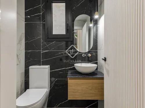 4 Bedrooms Apartment in Rosselló