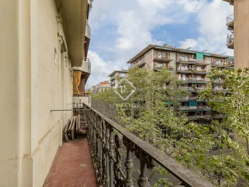 4 Bedrooms Apartment in Rosselló