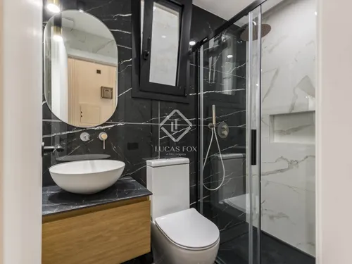 4 Bedrooms Apartment in Rosselló