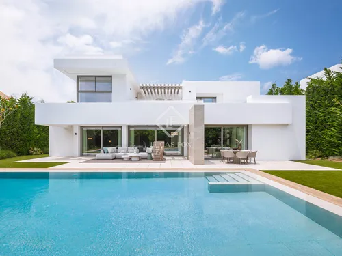 4 Bedrooms House / Villa in Urb. El Paraiso