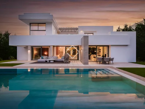 4 Bedrooms House / Villa in Urb. El Paraiso