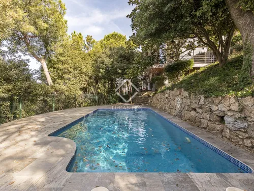 6 Bedrooms House / Villa in Parc de la Budellera