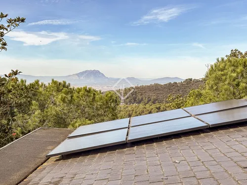 6 Bedrooms House / Villa in Parc de la Budellera