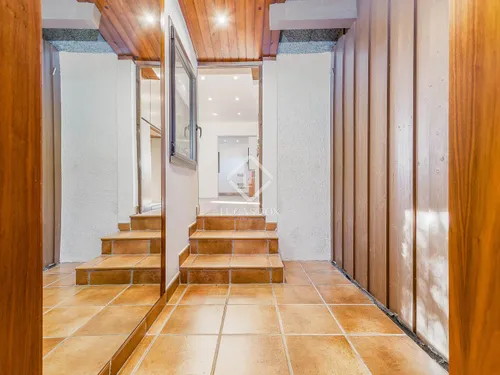 6 Bedrooms House / Villa in Parc de la Budellera