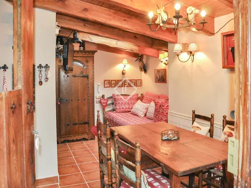 6 Bedrooms House / Villa in Parc de la Budellera